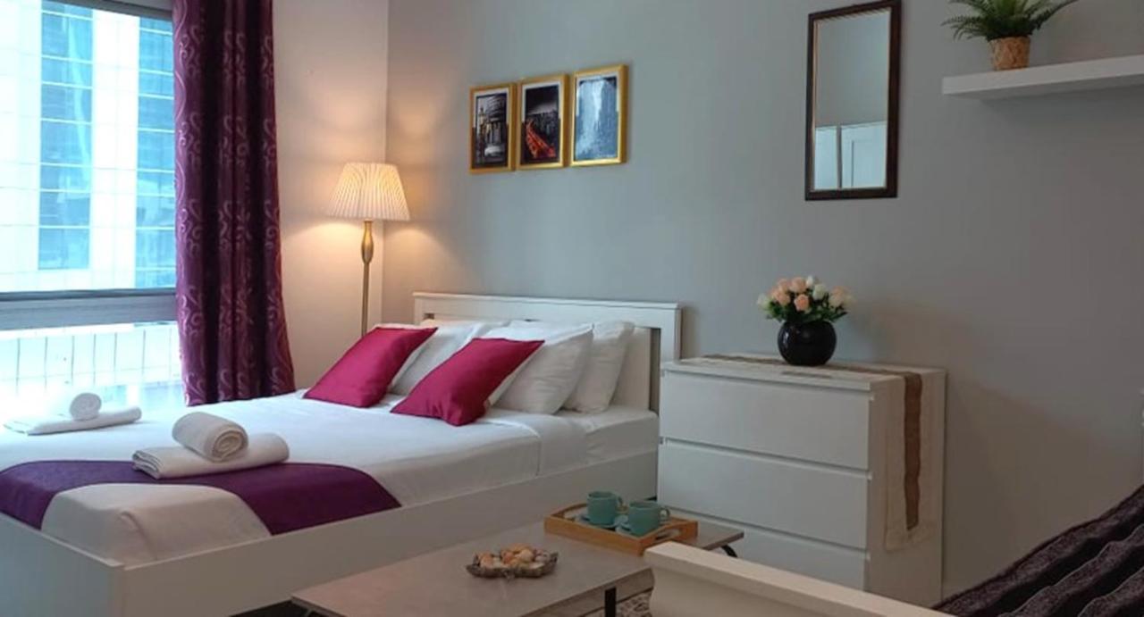 Stylish In Marina Close To The Beach, Mall And Metro Apartment Dubai