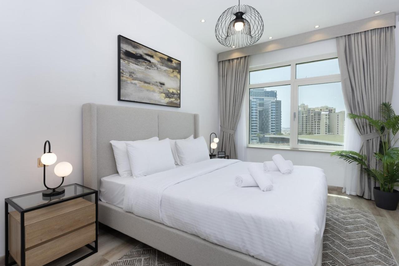 Luxe 1br With Palm Skyline View & Easy Mall Access Apartment