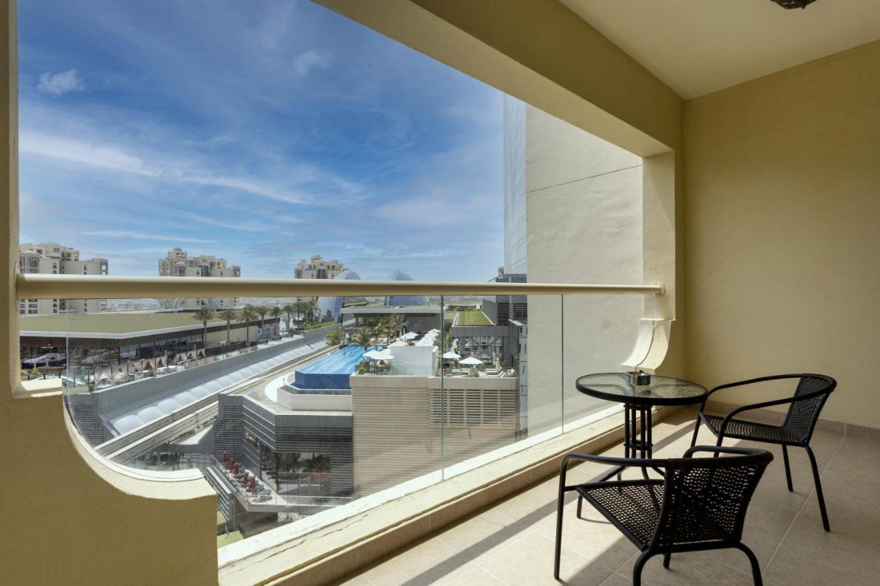 Luxe 1br With Palm Skyline View & Easy Mall Access Apartment *