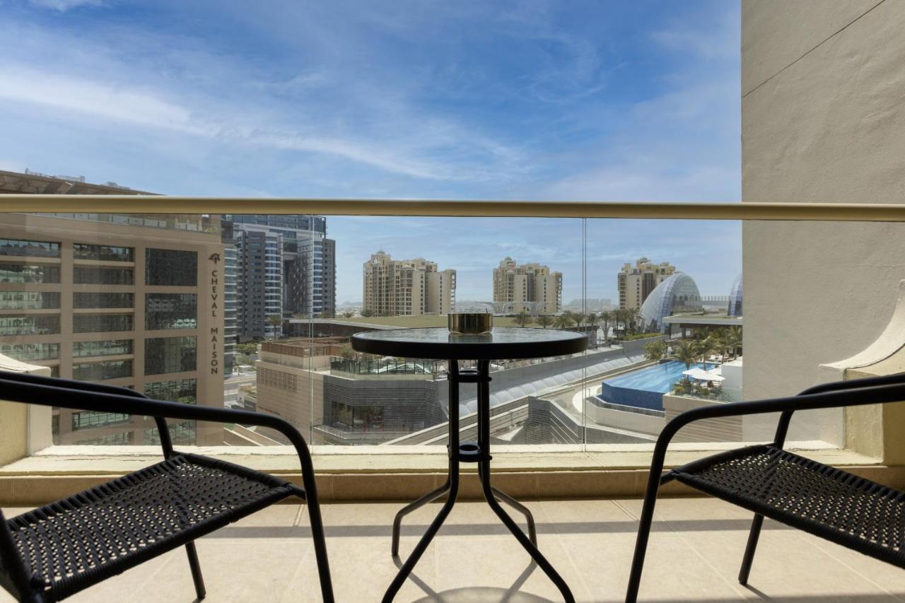 Luxe 1br With Palm Skyline View & Easy Mall Access Apartment Dubai