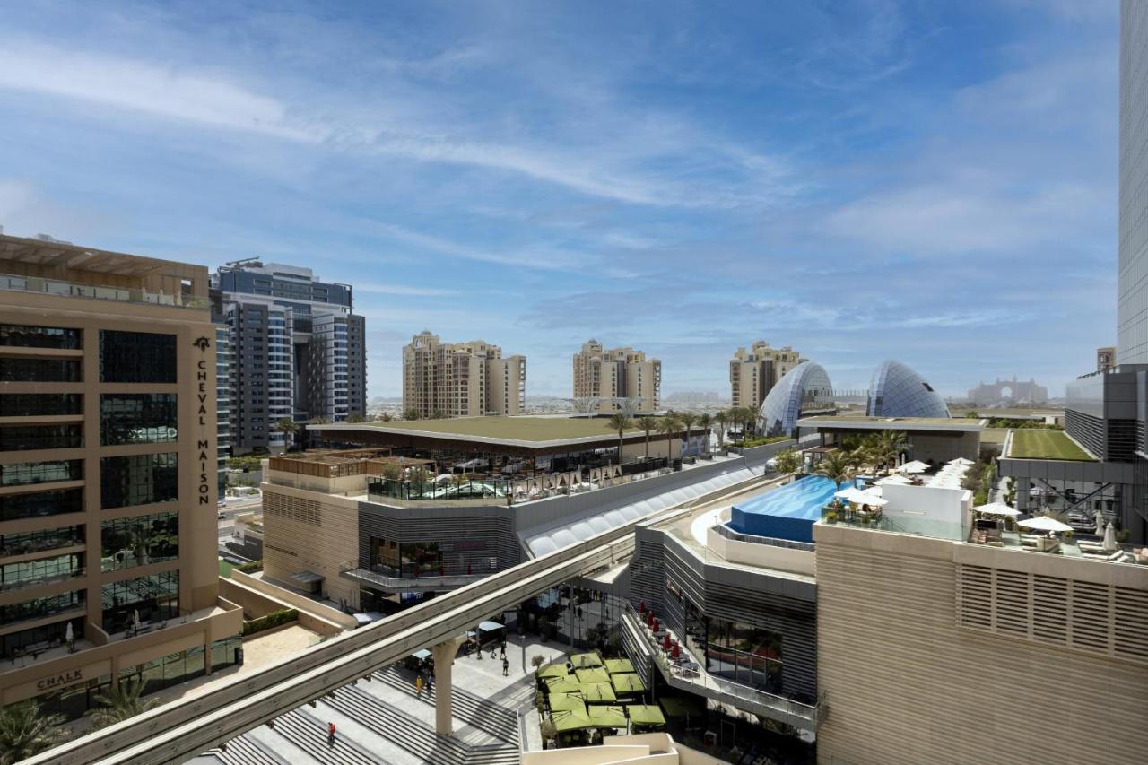 Luxe 1br With Palm Skyline View & Easy Mall Access Apartment *