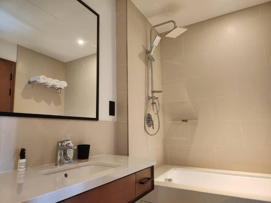 Vida Marina & Yacht Club, 1 Bedroom With Marina And Sea View Apartment Dubai