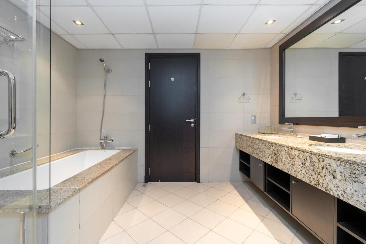Lux I Palm Jumeirah I Palm Views Apartment Dubai