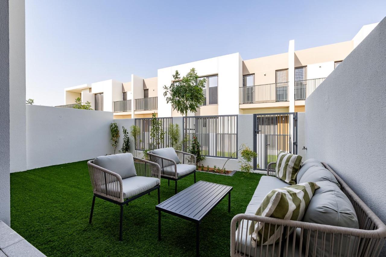 Spacious 3bdr Townhouse I Garden I Tilal Al Ghaf Holiday home *