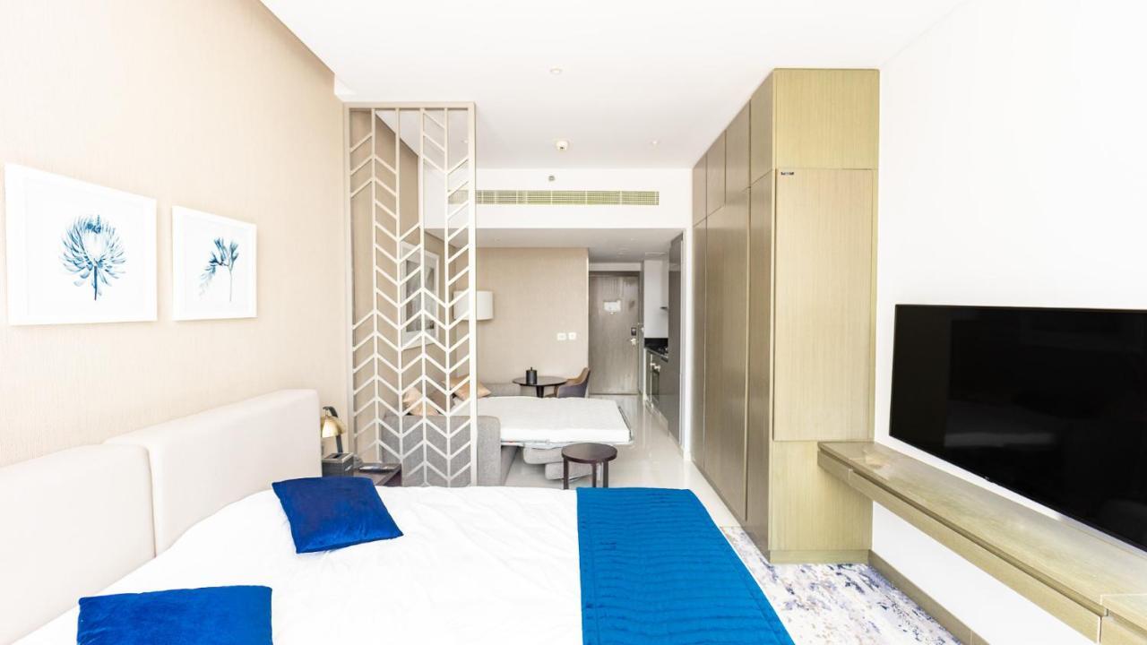 Sleek In Business Bay With Canal View Business Bay, Apartment *