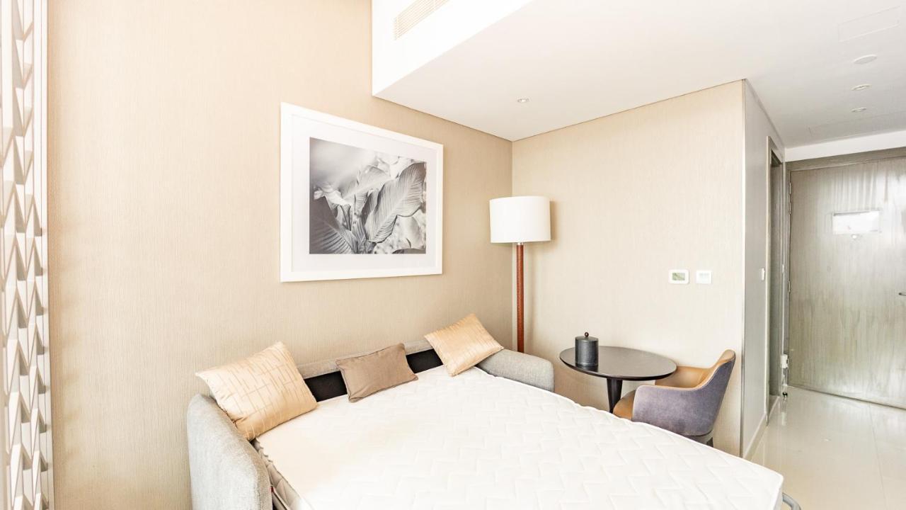 Sleek In Business Bay With Canal View Business Bay, Apartment Dubai