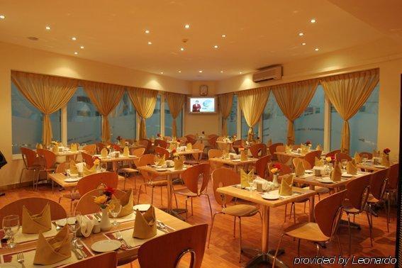Hotel Howard Johnson Bur 3*