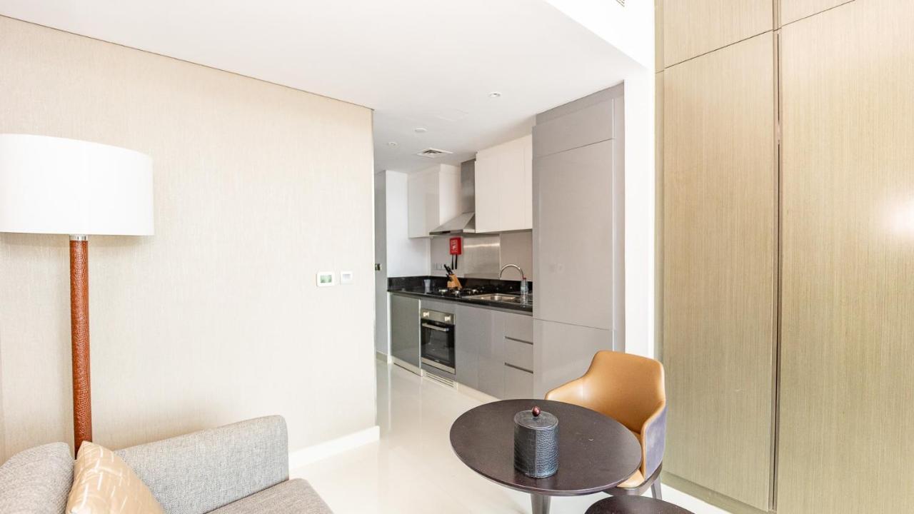 Sleek In Business Bay With Canal View Business Bay, Apartment Dubai