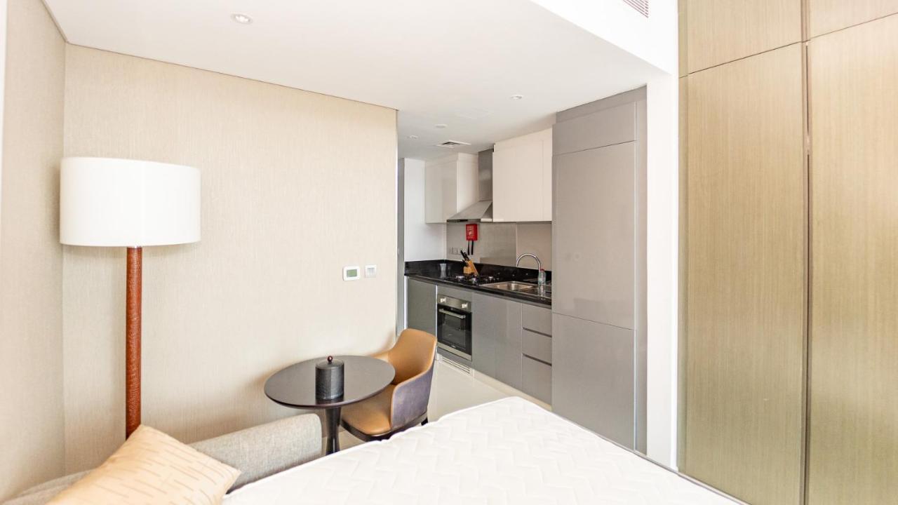 Sleek In Business Bay With Canal View Business Bay, Apartment