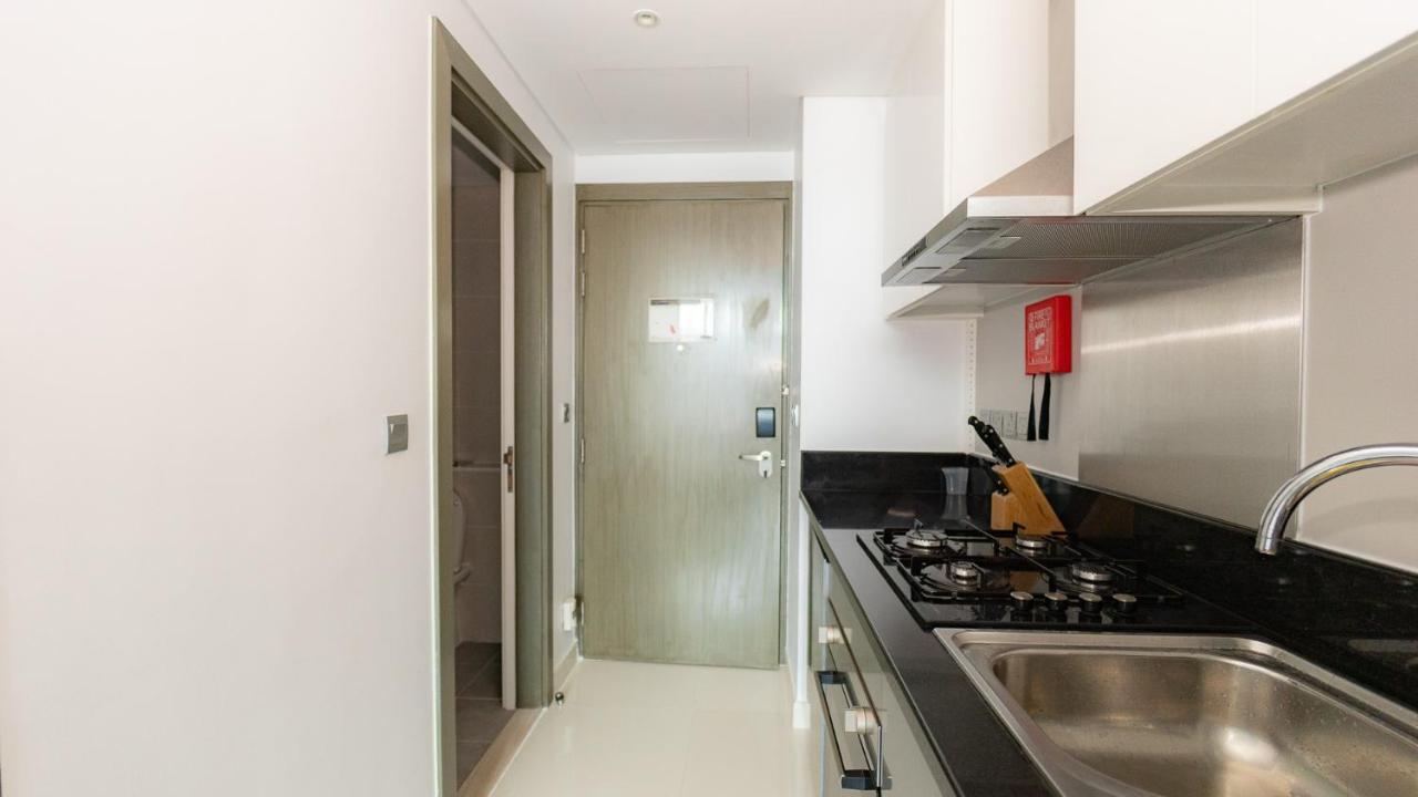 Sleek In Business Bay With Canal View Business Bay, * Dubai