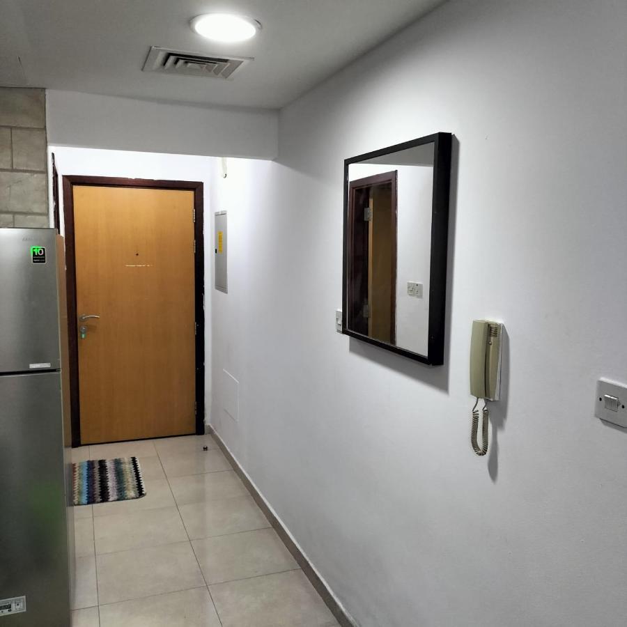 Private In Tecom Next To Metro Station *