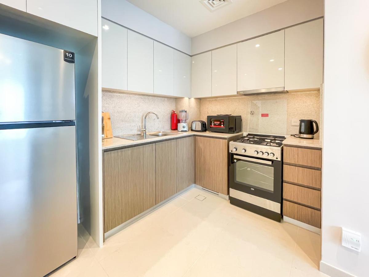 Amazing Next To Mall 160br-2 Apartment Dubai