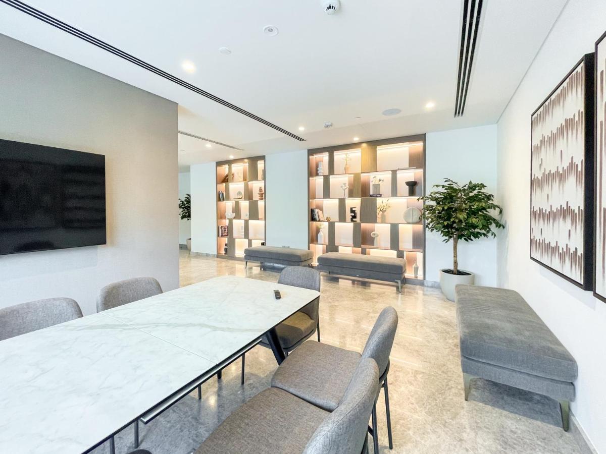 Apartment Amazing Next To Mall 160br-2 *