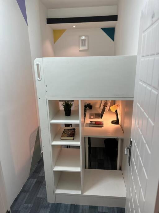 Loft Style Partition In Shared In Al Barsha 1 Near Moe Metro * Dubai