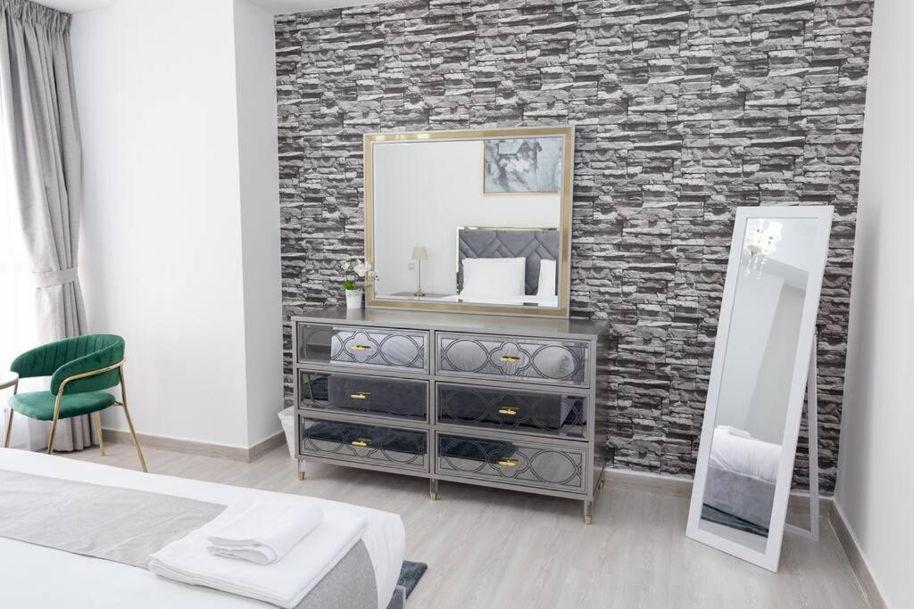 Apartment Shams Front Jbr By Happy Season Dubai