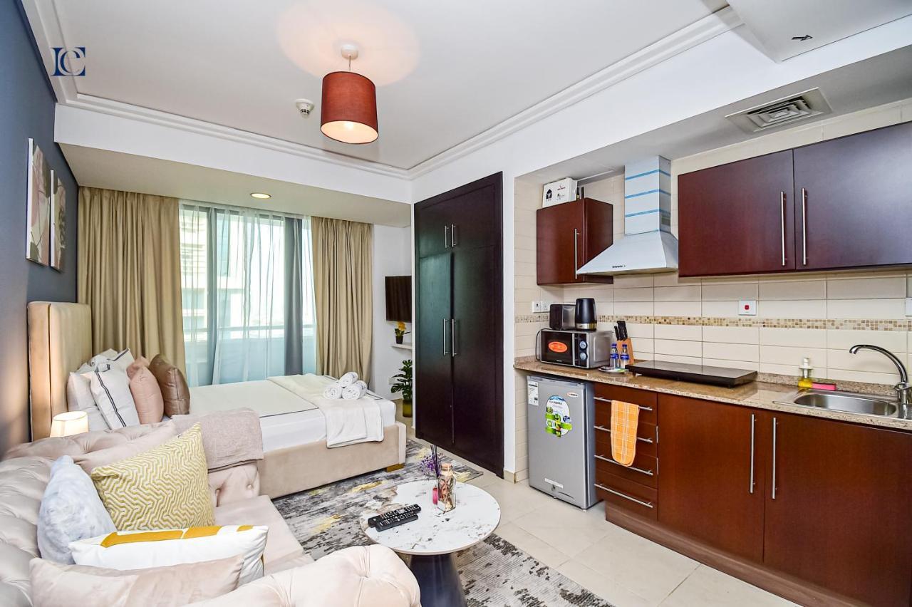 Luxury Escapes - Modern - Metro, & Mall Mins Away