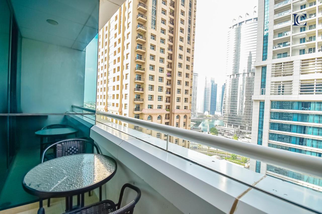 Apartment Luxury Escapes - Modern - Metro, & Mall Mins Away *