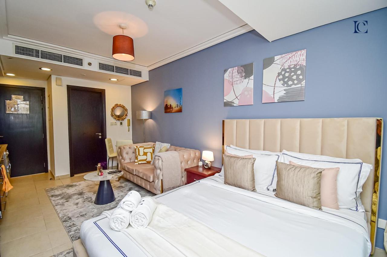 Luxury Escapes - Modern - Metro, & Mall Mins Away