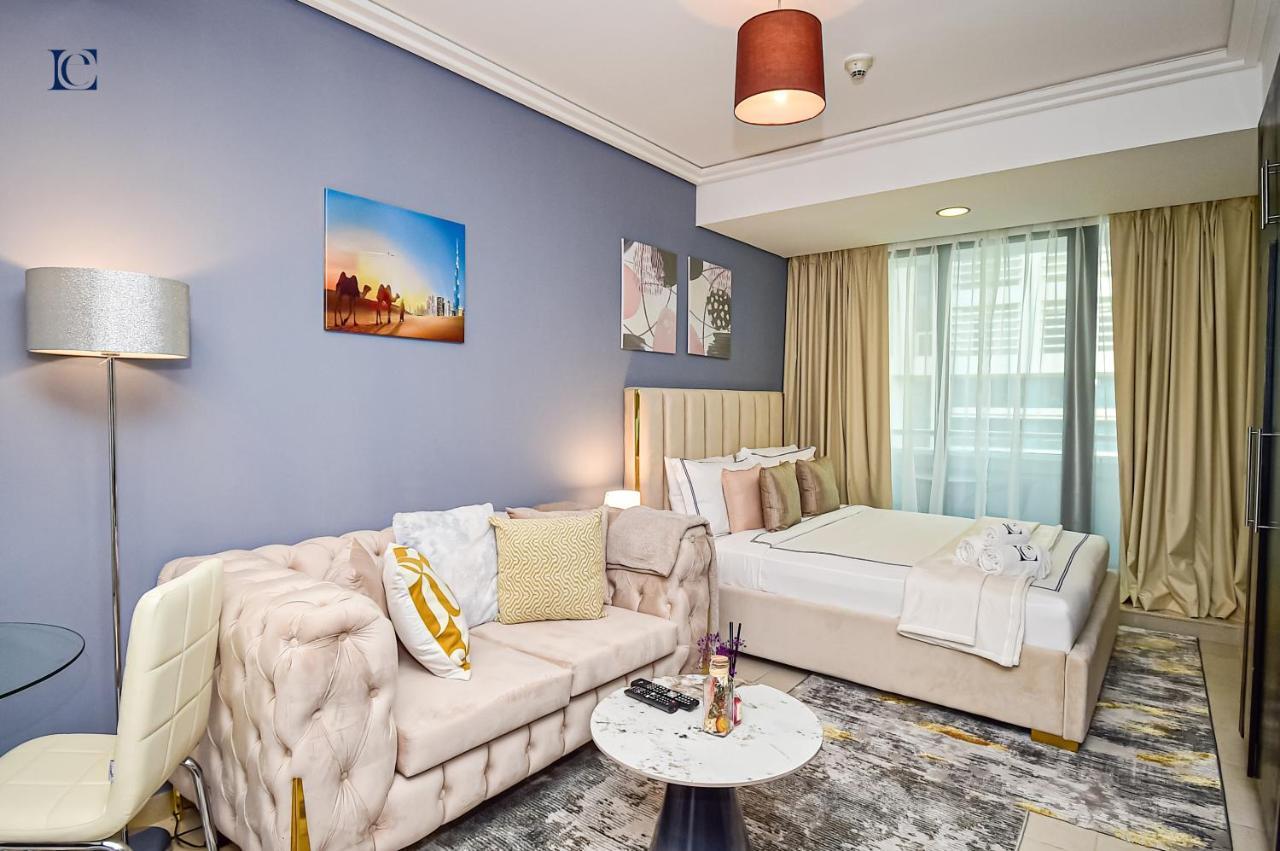 Apartment Luxury Escapes - Modern - Metro, & Mall Mins Away Dubai