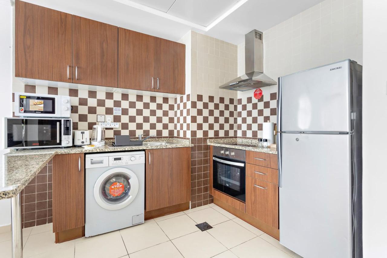 Silkhaus Spacious Gym & Pool 1bdr Art Apartment Dubai