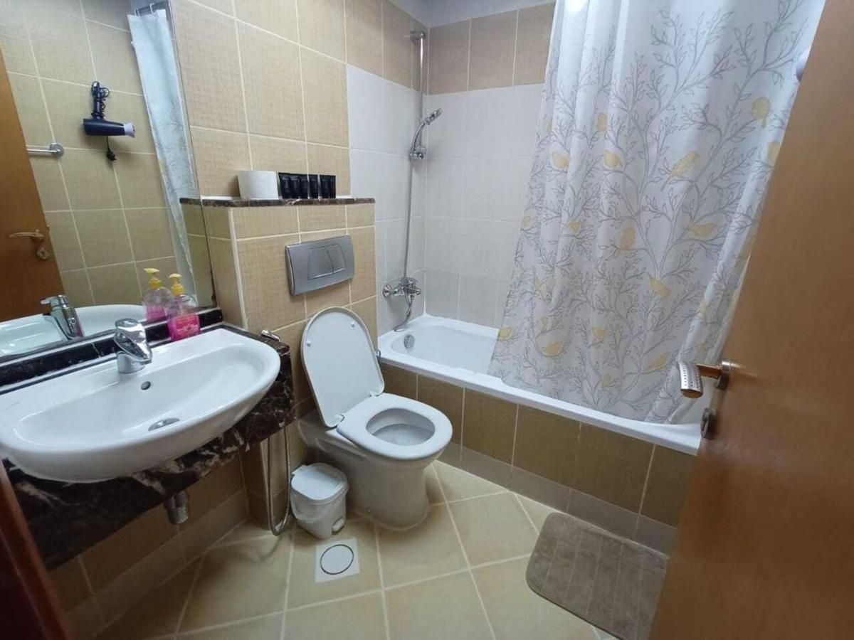 Diamond 2 Tower Marina Apartment