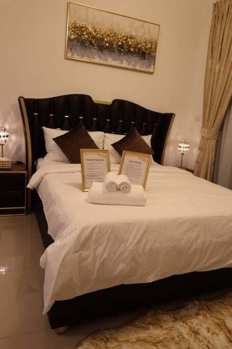 Charming Oasis: Your Cozy Studio Getaway Dubai