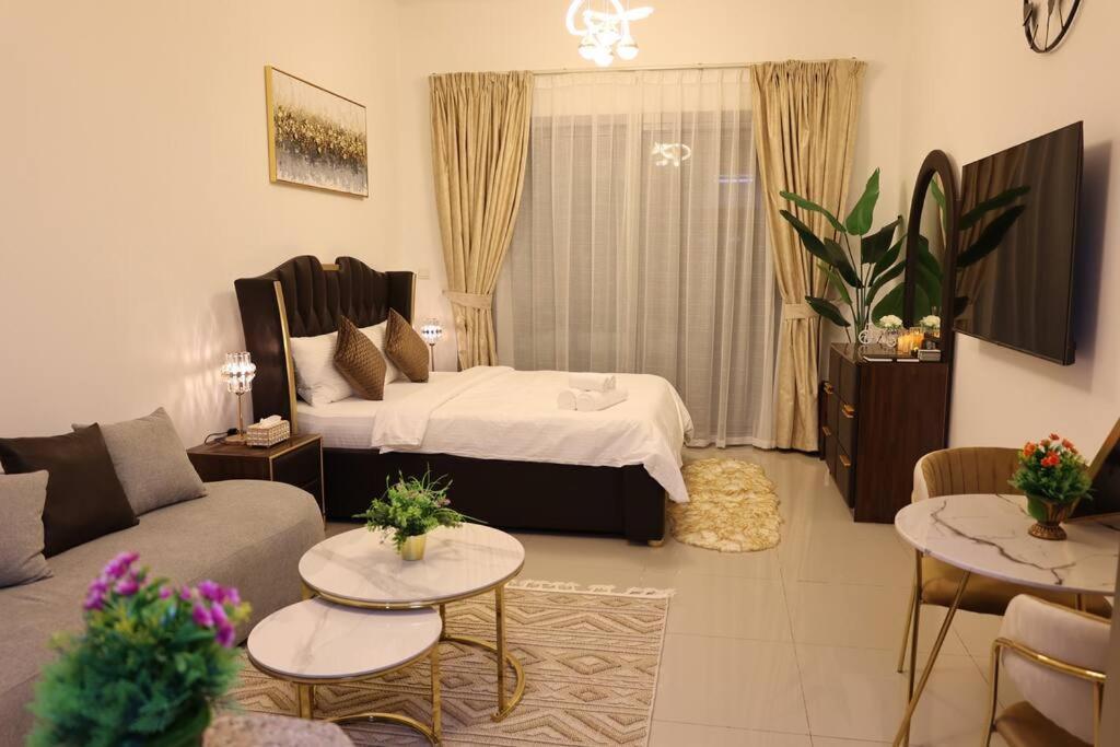Charming Oasis: Your Cozy Studio Getaway Apartment