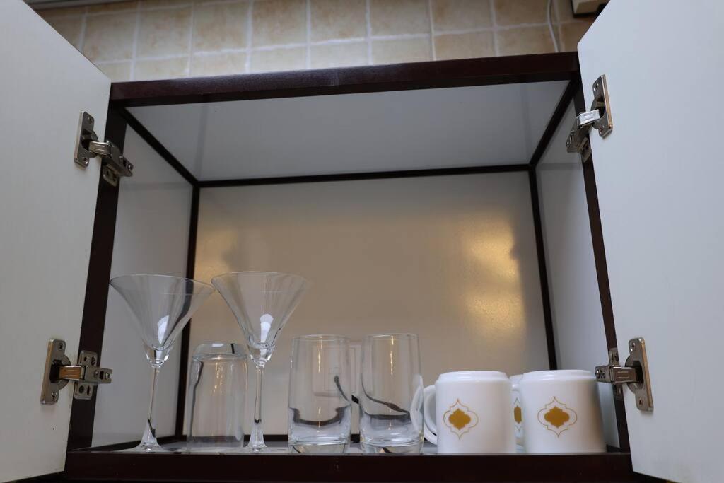 Charming Oasis: Your Cozy Studio Getaway * Dubai