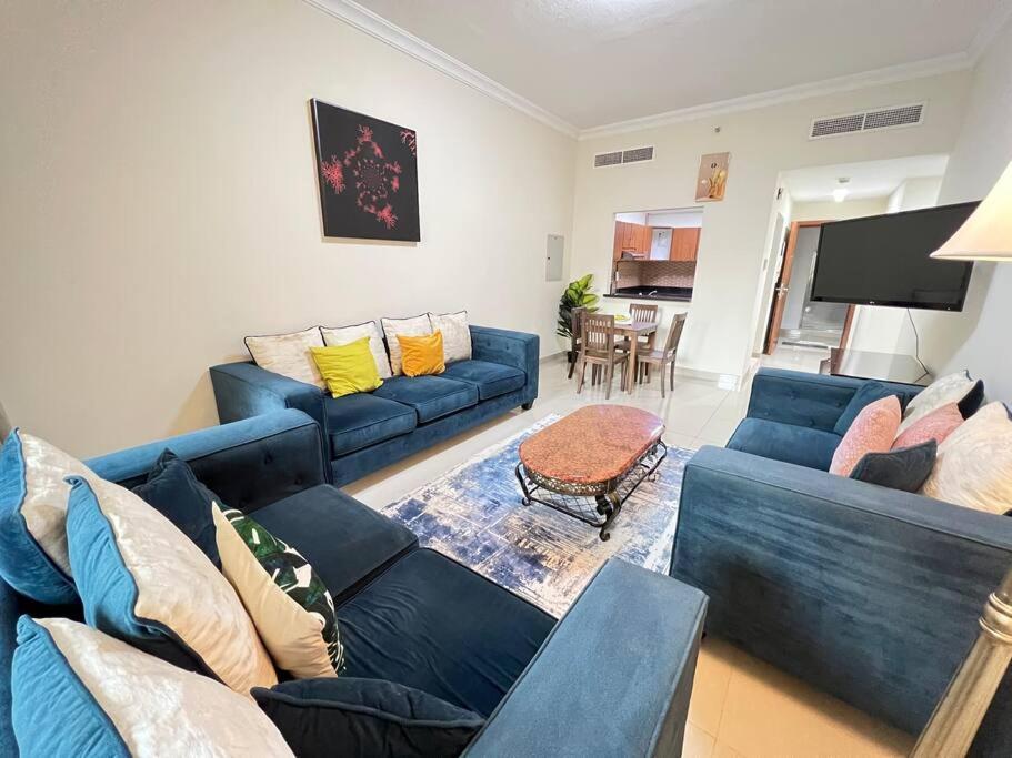 Apartment Stylish 1-bedroom In Jvc *