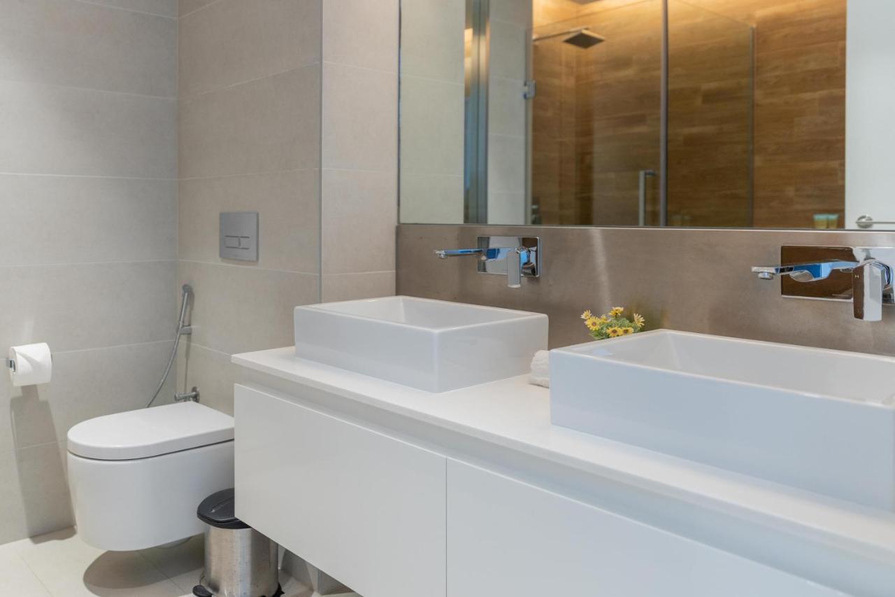 Higuests - Colorful In Bluewaters Close To Dubai