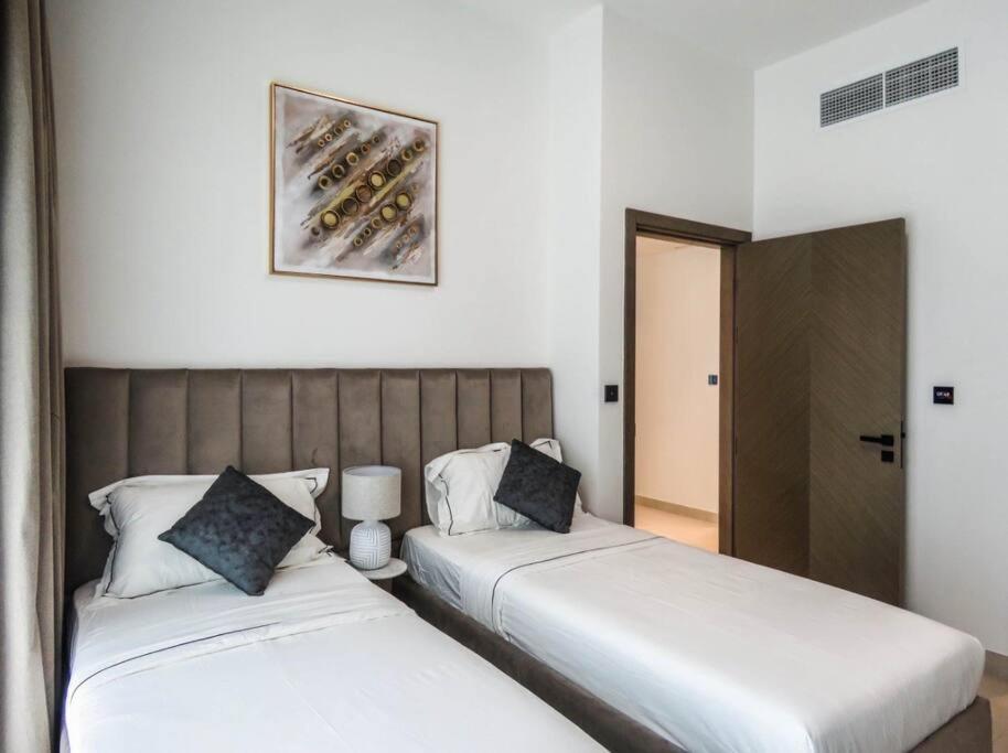 Apartment Stylish 2 Bedroom In Binghatti, Business Bay