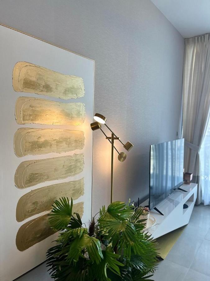 Modern 1 Bedroom At Jvc Prime Location! *