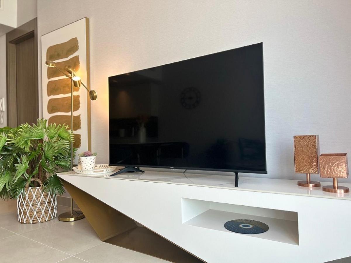 Modern 1 Bedroom At Jvc Prime Location! * Dubai