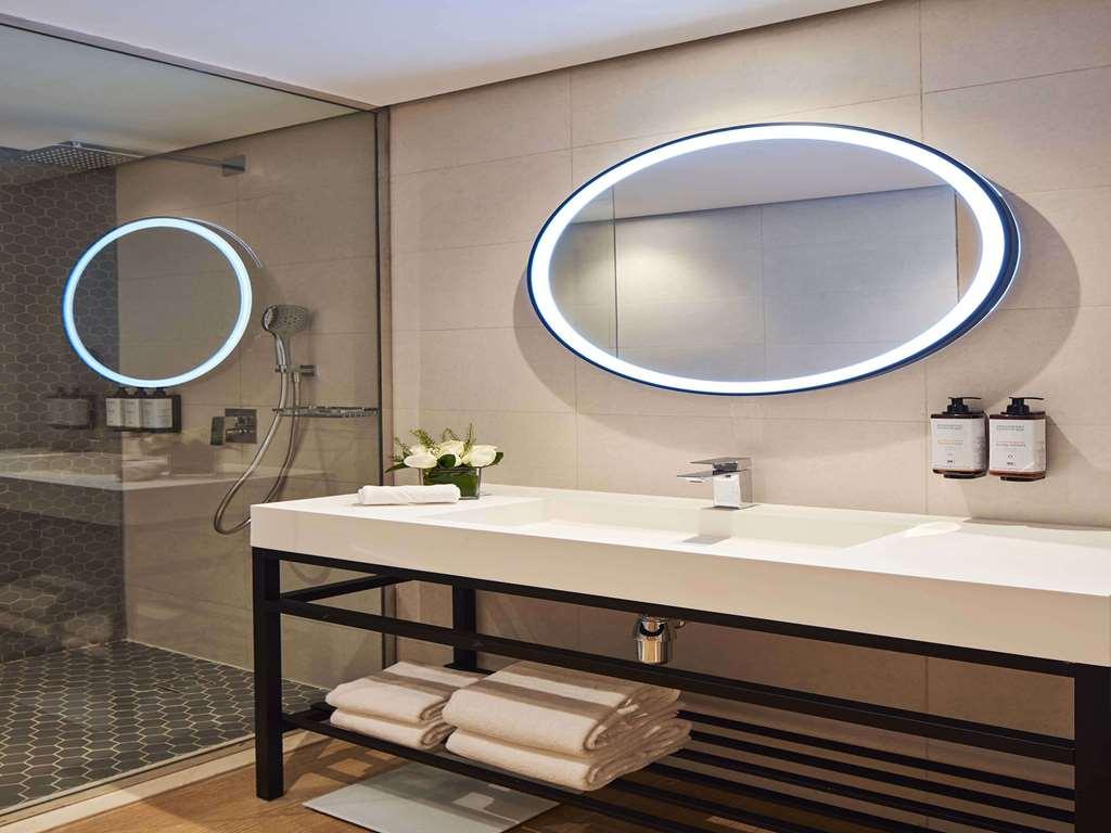 Adagio Jumeirah Village Triangle 4*
