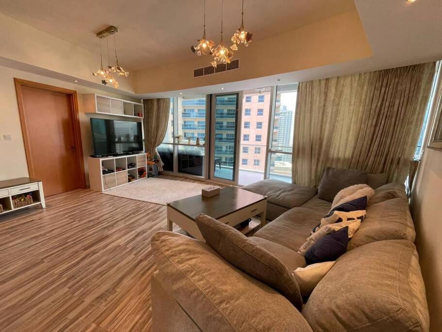 Apartment 2 Bedroom & 3 Bath In Marina - Walking Distance To Jbr!