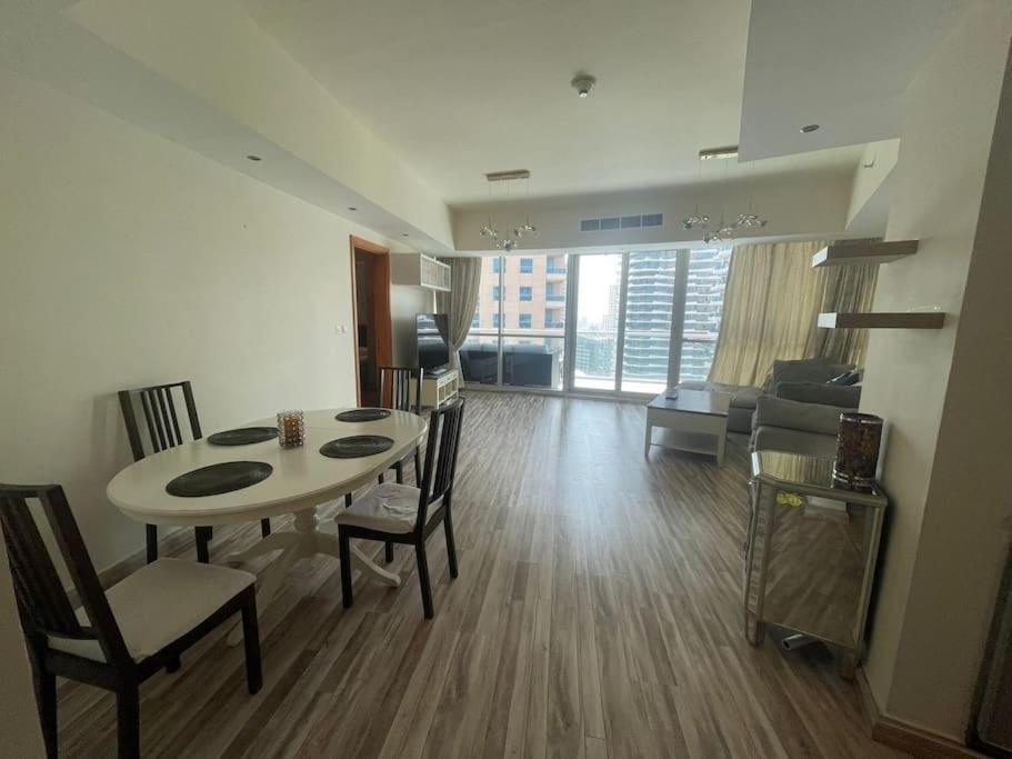2 Bedroom & 3 Bath In Marina - Walking Distance To Jbr!