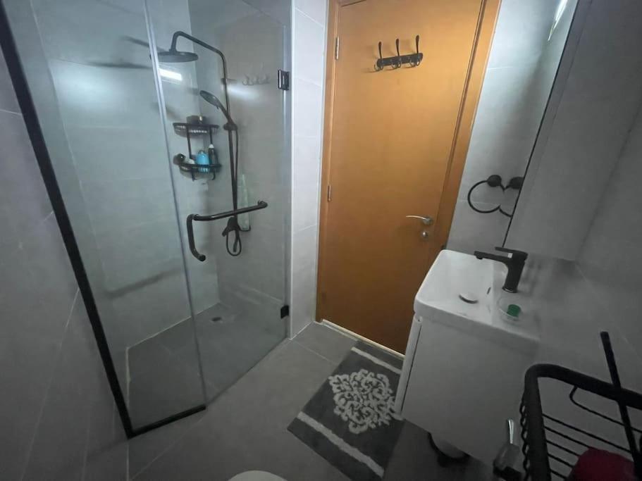 2 Bedroom & 3 Bath In Marina - Walking Distance To Jbr!