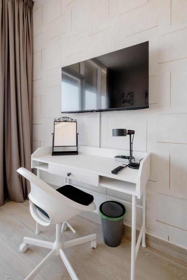 Luxury 2br For 6 With King Beds, Gym, Sauna In Jvc *
