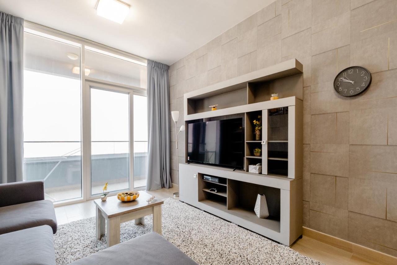 Luxury 2br For 6 With King Beds, Gym, Sauna In Jvc *