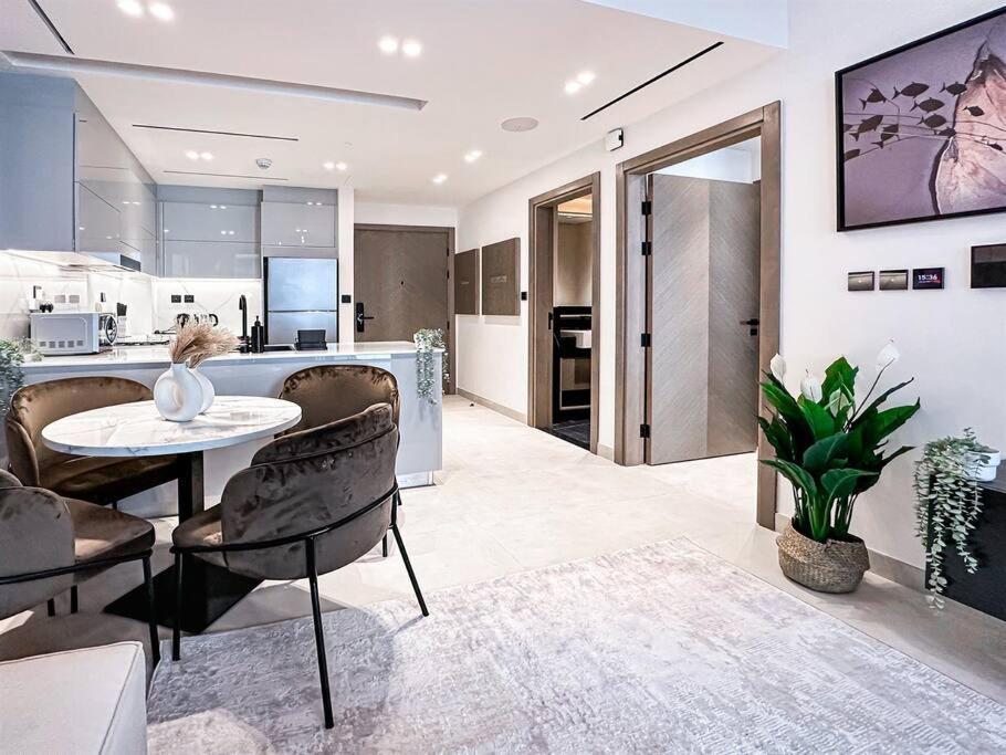 Trophy Amazing Burj Khalifa Views From Stylish Apartment