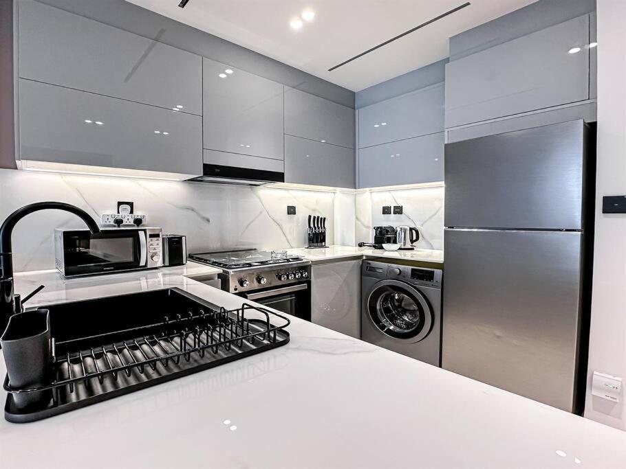 Apartment Trophy Amazing Burj Khalifa Views From Stylish *