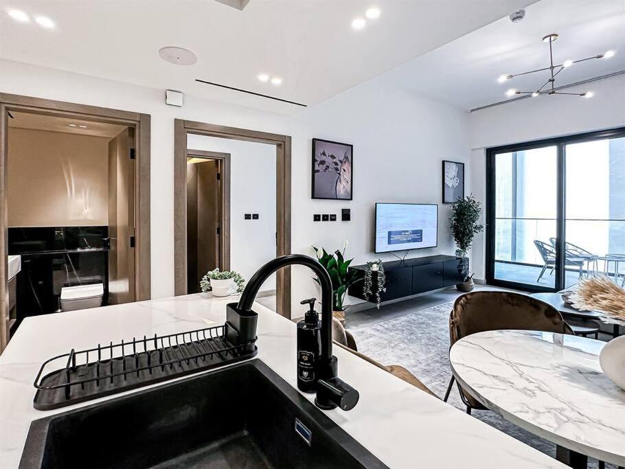Apartment Trophy Amazing Burj Khalifa Views From Stylish Dubai