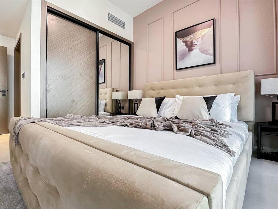 Trophy Amazing Burj Khalifa Views From Stylish Apartment Dubai