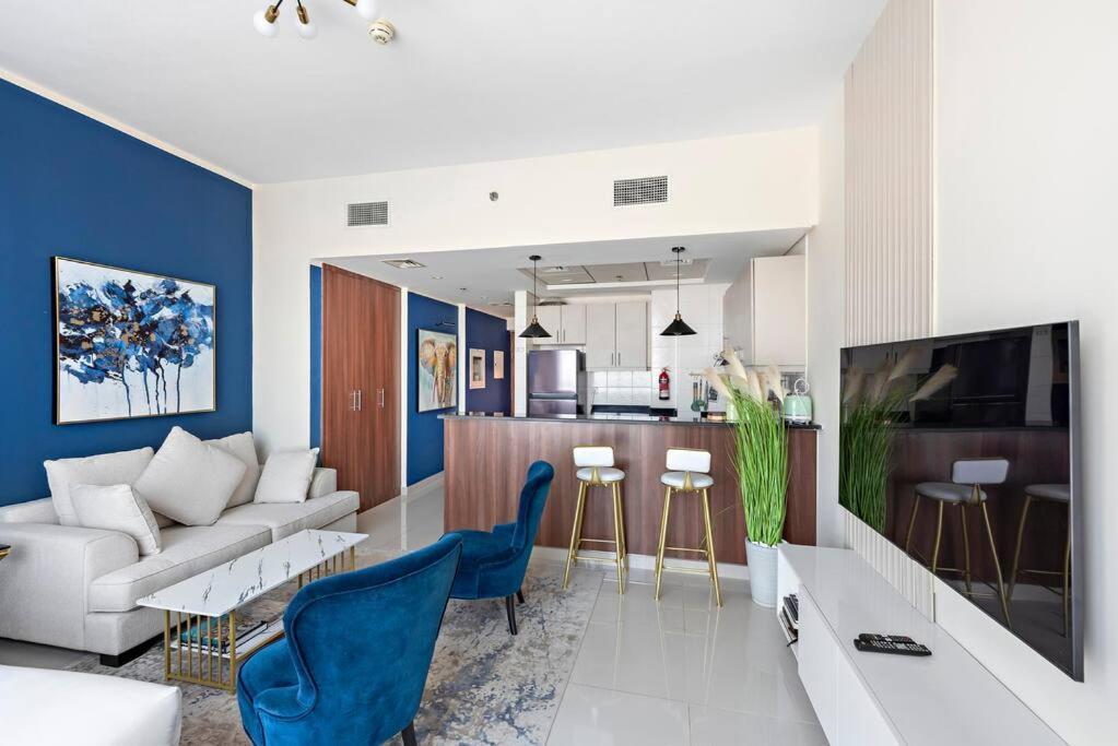 Apartment Vibrant With Pool, Gym, Free Parking & Fast Wifi