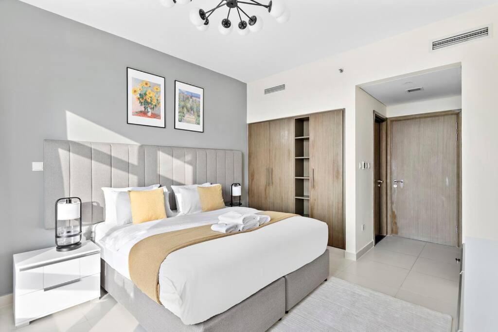 Stonetree - Stylish 1br & Pool With Burj Khalifa Views