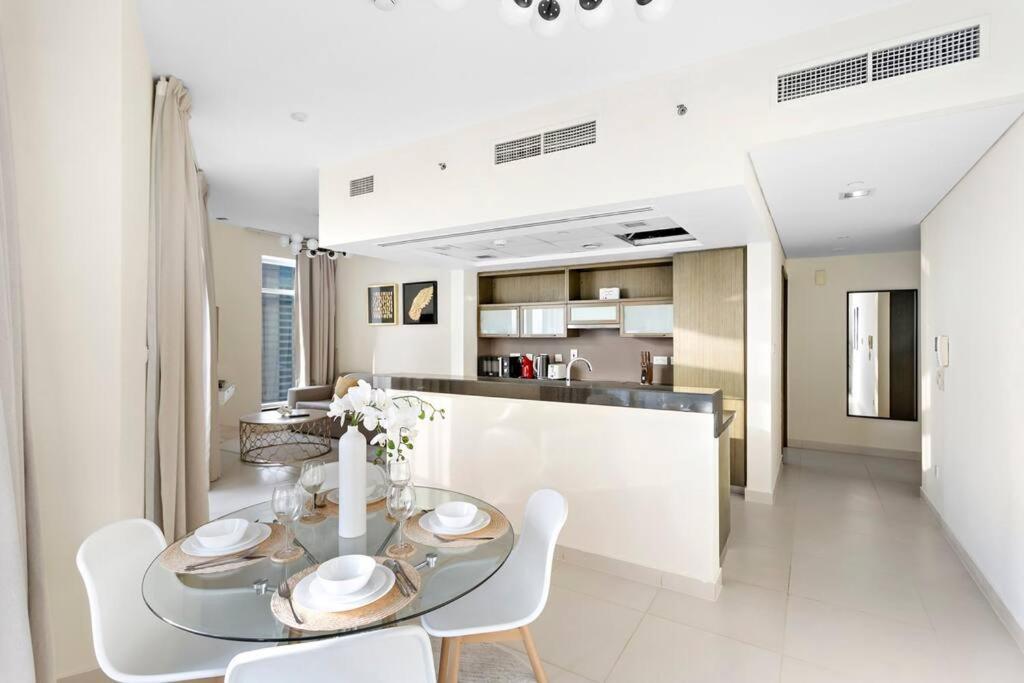 Stonetree - Stylish 1br & Pool With Burj Khalifa Views Dubai