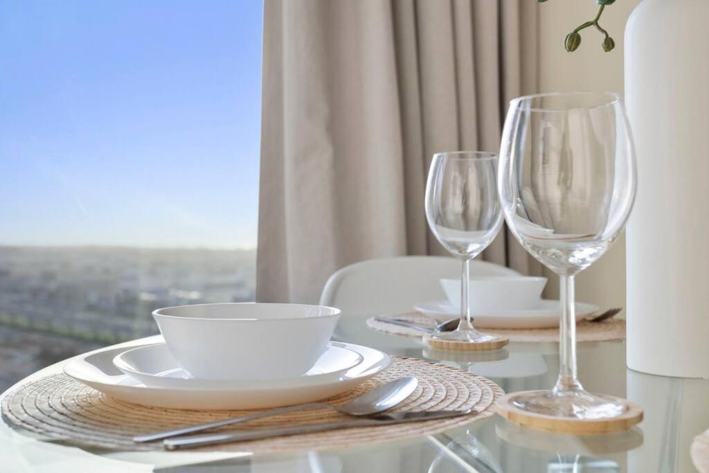 Stonetree - Stylish 1br & Pool With Burj Khalifa Views * Dubai