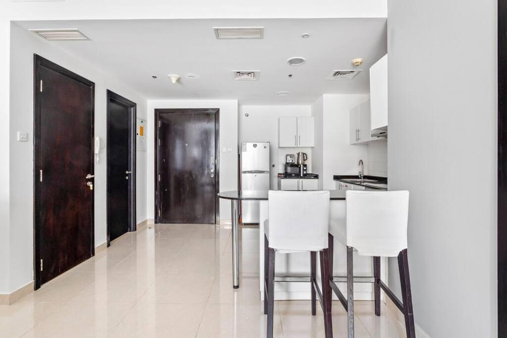 Stonetree - Cozy 1br Near Metro Station Apartment Dubai