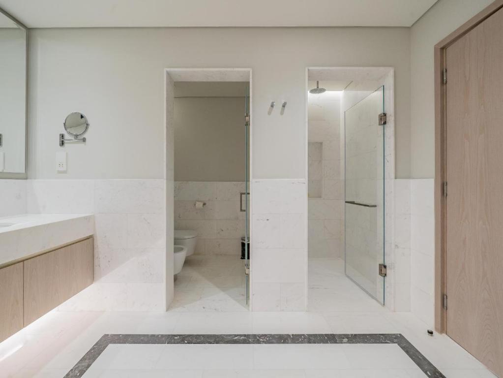Your New Heaven Sea View 1br With St Regis Amenities Apartment
