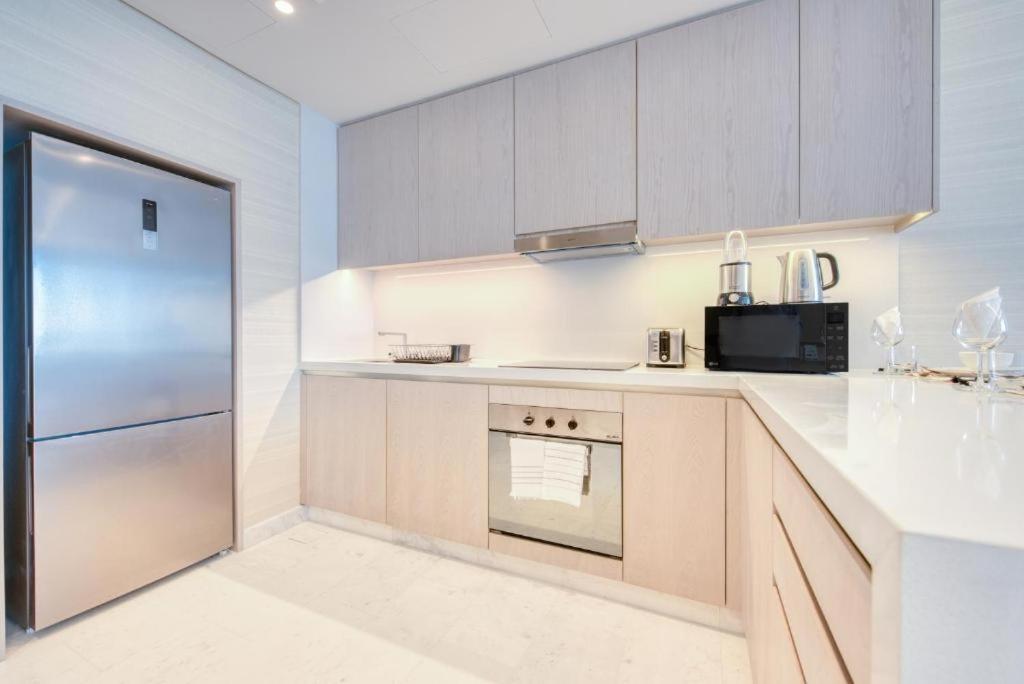 Your New Heaven Sea View 1br With St Regis Amenities *